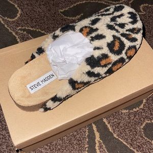 Steve Madden slippers